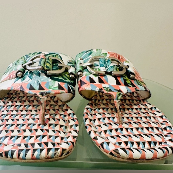 Donald/Pliner Kent Womens Colorful Floral Thong Sandals Size 8M‎ Jungle Print - Picture 6 of 10